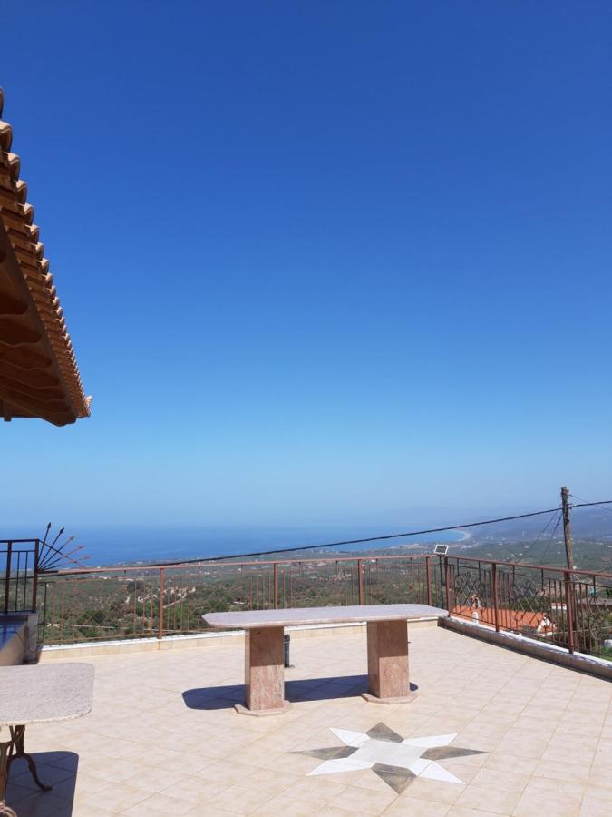-Tsiakos Apartment- In Vryses Kyparissia Exterior photo